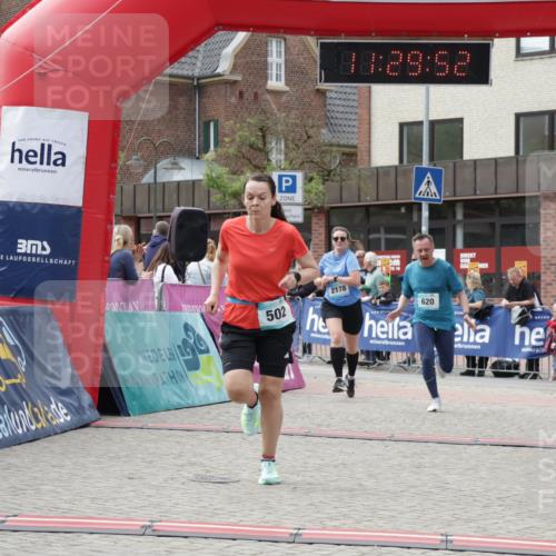 10.05.2026 - 8. Wedeler Halbmarathon Yannick Fuchs http://msf.ph/oto/9714138 10.05.2026 11:29:51 Ziel 502, 620, 2178, 2215 meine-sportfotos.de