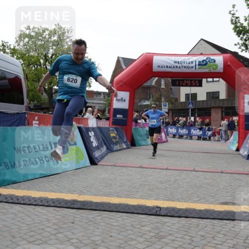 10.05.2026 - 8. Wedeler Halbmarathon Yannick Fuchs http://msf.ph/oto/9714183 10.05.2026 11:29:54 Ziel 502, 620, 815, 2140, 2178 meine-sportfotos.de