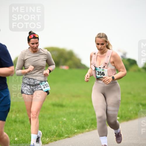 10.05.2026 - 8. Wedeler Halbmarathon Dr. Thomas Lammeyer http://msf.ph/oto/9714184 10.05.2026 12:18:37 Laufen 215, 356 meine-sportfotos.de