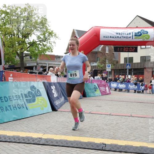 10.05.2026 - 8. Wedeler Halbmarathon Yannick Fuchs http://msf.ph/oto/9714246 10.05.2026 11:30:00 Ziel 536, 815, 2123, 2140, 2155 meine-sportfotos.de
