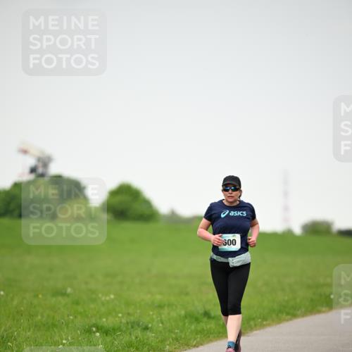 10.05.2026 - 8. Wedeler Halbmarathon Dr. Thomas Lammeyer http://msf.ph/oto/9714258 10.05.2026 12:19:07 Laufen 500 meine-sportfotos.de