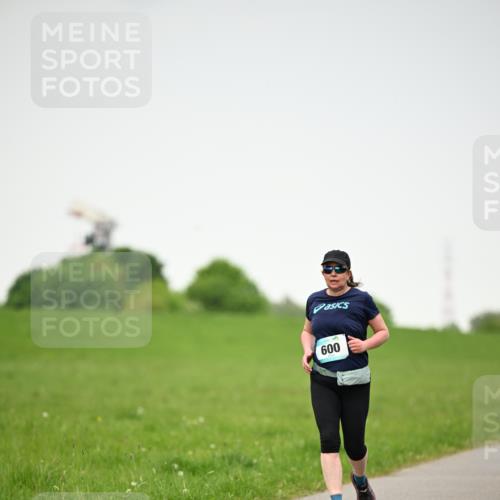 10.05.2026 - 8. Wedeler Halbmarathon Dr. Thomas Lammeyer http://msf.ph/oto/9714263 10.05.2026 12:19:07 Laufen 600 meine-sportfotos.de