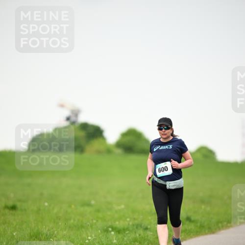 10.05.2026 - 8. Wedeler Halbmarathon Dr. Thomas Lammeyer http://msf.ph/oto/9714271 10.05.2026 12:19:08 Laufen 600 meine-sportfotos.de
