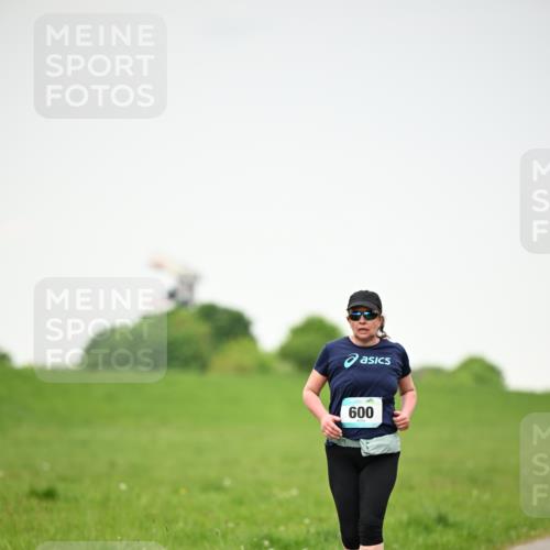 10.05.2026 - 8. Wedeler Halbmarathon Dr. Thomas Lammeyer http://msf.ph/oto/9714275 10.05.2026 12:19:08 Laufen 600 meine-sportfotos.de