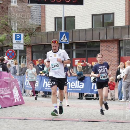 10.05.2026 - 8. Wedeler Halbmarathon Yannick Fuchs http://msf.ph/oto/9714281 10.05.2026 11:30:04 Ziel 536, 655, 815, 2123, 2140, 2147, 2155 meine-sportfotos.de