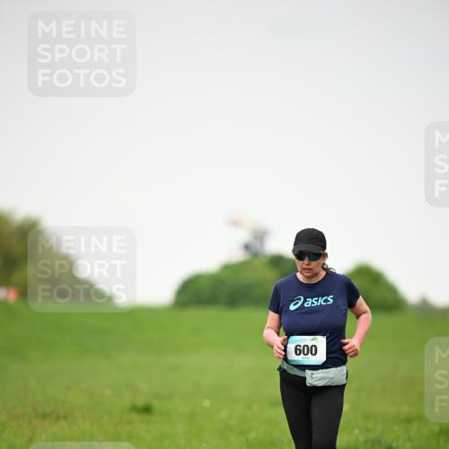 10.05.2026 - 8. Wedeler Halbmarathon Dr. Thomas Lammeyer http://msf.ph/oto/9714289 10.05.2026 12:19:10 Laufen 600 meine-sportfotos.de