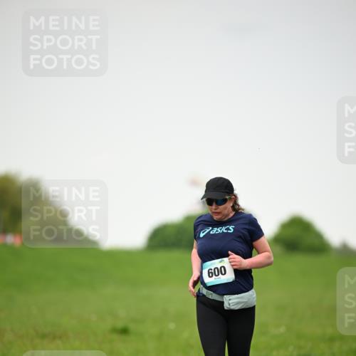 10.05.2026 - 8. Wedeler Halbmarathon Dr. Thomas Lammeyer http://msf.ph/oto/9714295 10.05.2026 12:19:10 Laufen 600 meine-sportfotos.de
