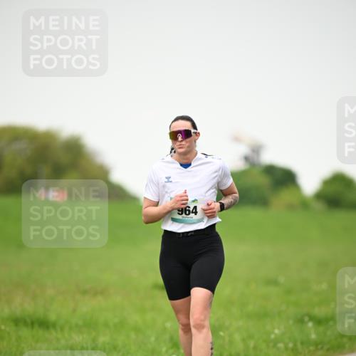 10.05.2026 - 8. Wedeler Halbmarathon Dr. Thomas Lammeyer http://msf.ph/oto/9714302 10.05.2026 12:19:24 Laufen 964 meine-sportfotos.de