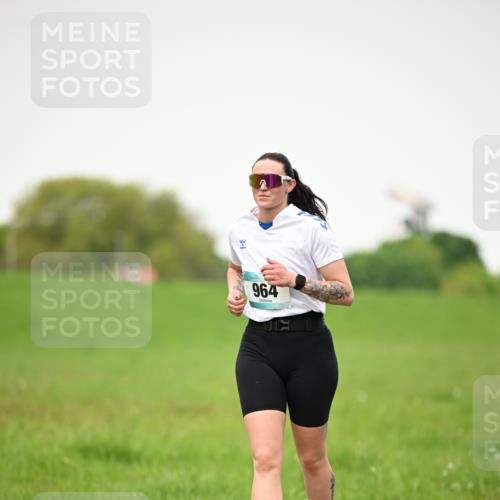 10.05.2026 - 8. Wedeler Halbmarathon Dr. Thomas Lammeyer http://msf.ph/oto/9714307 10.05.2026 12:19:25 Laufen 964 meine-sportfotos.de