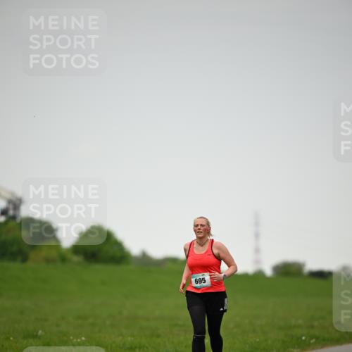 10.05.2026 - 8. Wedeler Halbmarathon Dr. Thomas Lammeyer http://msf.ph/oto/9714337 10.05.2026 12:19:52 Laufen 695 meine-sportfotos.de