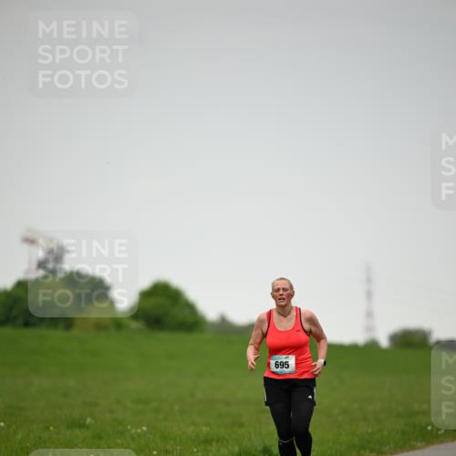 10.05.2026 - 8. Wedeler Halbmarathon Dr. Thomas Lammeyer http://msf.ph/oto/9714338 10.05.2026 12:19:53 Laufen 695 meine-sportfotos.de