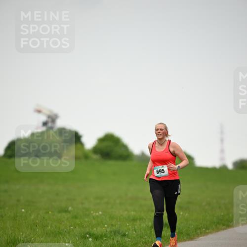 10.05.2026 - 8. Wedeler Halbmarathon Dr. Thomas Lammeyer http://msf.ph/oto/9714346 10.05.2026 12:19:53 Laufen 695 meine-sportfotos.de