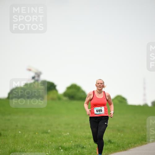 10.05.2026 - 8. Wedeler Halbmarathon Dr. Thomas Lammeyer http://msf.ph/oto/9714350 10.05.2026 12:19:54 Laufen 695 meine-sportfotos.de