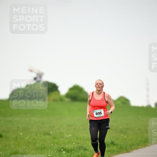 10.05.2026 - 8. Wedeler Halbmarathon Dr. Thomas Lammeyer http://msf.ph/oto/9714353 10.05.2026 12:19:54 Laufen 695 meine-sportfotos.de