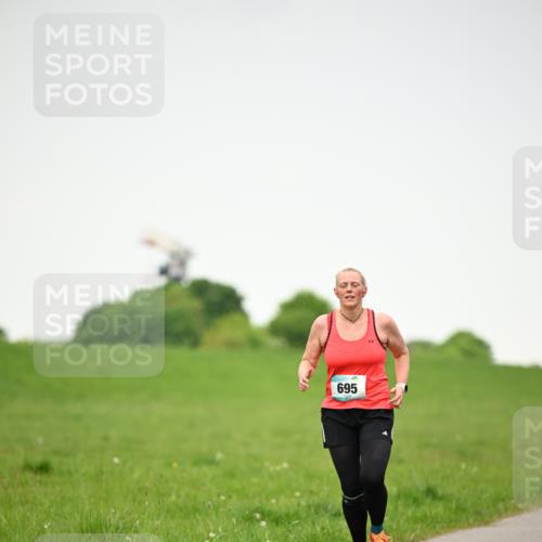 10.05.2026 - 8. Wedeler Halbmarathon Dr. Thomas Lammeyer http://msf.ph/oto/9714356 10.05.2026 12:19:54 Laufen 695 meine-sportfotos.de