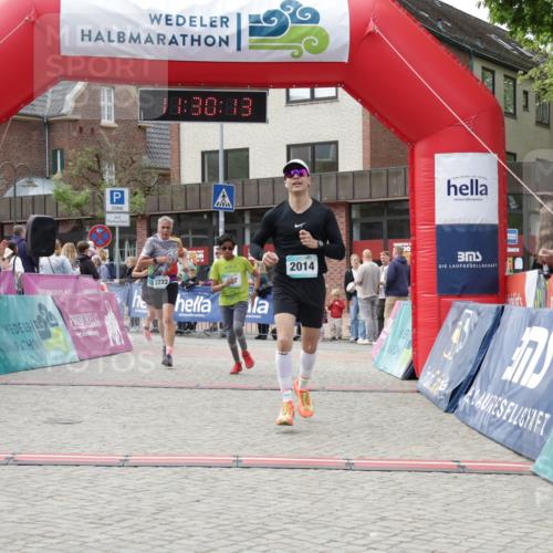 10.05.2026 - 8. Wedeler Halbmarathon Yannick Fuchs http://msf.ph/oto/9714360 10.05.2026 11:30:11 Ziel 437, 655, 2014, 2089, 2147, 2222 meine-sportfotos.de