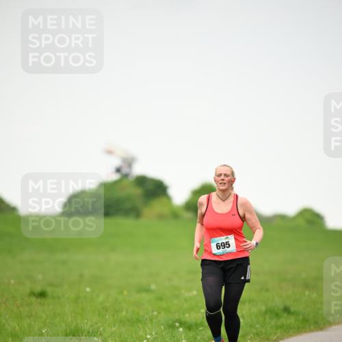 10.05.2026 - 8. Wedeler Halbmarathon Dr. Thomas Lammeyer http://msf.ph/oto/9714362 10.05.2026 12:19:55 Laufen 695 meine-sportfotos.de