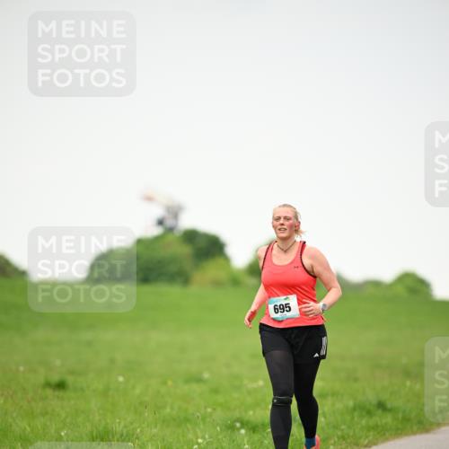 10.05.2026 - 8. Wedeler Halbmarathon Dr. Thomas Lammeyer http://msf.ph/oto/9714364 10.05.2026 12:19:55 Laufen 695 meine-sportfotos.de