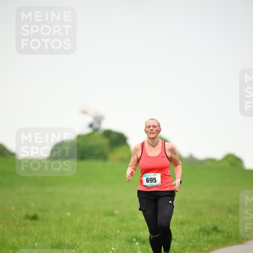 10.05.2026 - 8. Wedeler Halbmarathon Dr. Thomas Lammeyer http://msf.ph/oto/9714367 10.05.2026 12:19:55 Laufen 695 meine-sportfotos.de