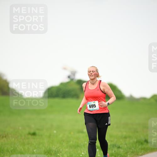 10.05.2026 - 8. Wedeler Halbmarathon Dr. Thomas Lammeyer http://msf.ph/oto/9714369 10.05.2026 12:19:55 Laufen 695 meine-sportfotos.de