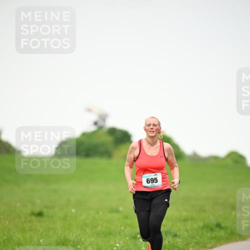 10.05.2026 - 8. Wedeler Halbmarathon Dr. Thomas Lammeyer http://msf.ph/oto/9714372 10.05.2026 12:19:55 Laufen 695 meine-sportfotos.de