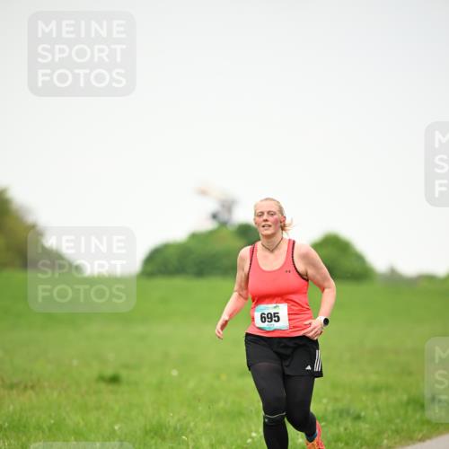 10.05.2026 - 8. Wedeler Halbmarathon Dr. Thomas Lammeyer http://msf.ph/oto/9714375 10.05.2026 12:19:56 Laufen 695 meine-sportfotos.de