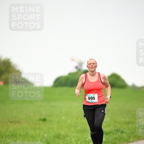 10.05.2026 - 8. Wedeler Halbmarathon Dr. Thomas Lammeyer http://msf.ph/oto/9714377 10.05.2026 12:19:56 Laufen 695 meine-sportfotos.de