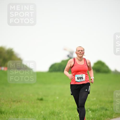 10.05.2026 - 8. Wedeler Halbmarathon Dr. Thomas Lammeyer http://msf.ph/oto/9714378 10.05.2026 12:19:56 Laufen 695 meine-sportfotos.de