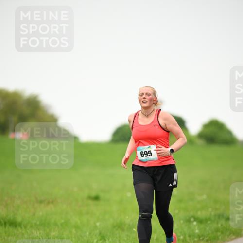 10.05.2026 - 8. Wedeler Halbmarathon Dr. Thomas Lammeyer http://msf.ph/oto/9714383 10.05.2026 12:19:56 Laufen 695 meine-sportfotos.de