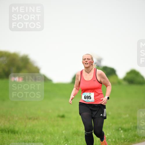 10.05.2026 - 8. Wedeler Halbmarathon Dr. Thomas Lammeyer http://msf.ph/oto/9714385 10.05.2026 12:19:56 Laufen 695 meine-sportfotos.de