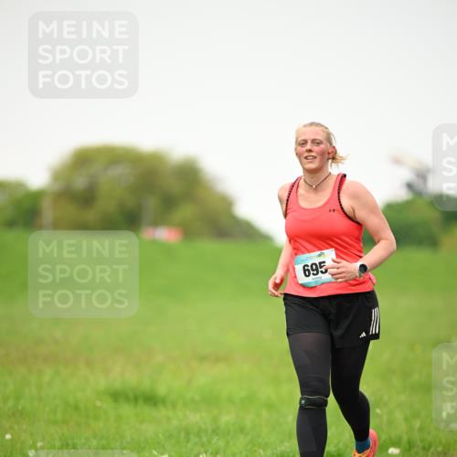 10.05.2026 - 8. Wedeler Halbmarathon Dr. Thomas Lammeyer http://msf.ph/oto/9714392 10.05.2026 12:19:57 Laufen 695 meine-sportfotos.de