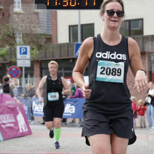 10.05.2026 - 8. Wedeler Halbmarathon Yannick Fuchs http://msf.ph/oto/9714406 10.05.2026 11:30:16 Ziel 437, 806, 2014, 2089, 2222 meine-sportfotos.de