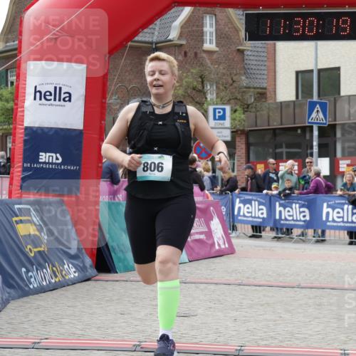10.05.2026 - 8. Wedeler Halbmarathon Yannick Fuchs http://msf.ph/oto/9714420 10.05.2026 11:30:18 Ziel 806, 2089, 2222 meine-sportfotos.de