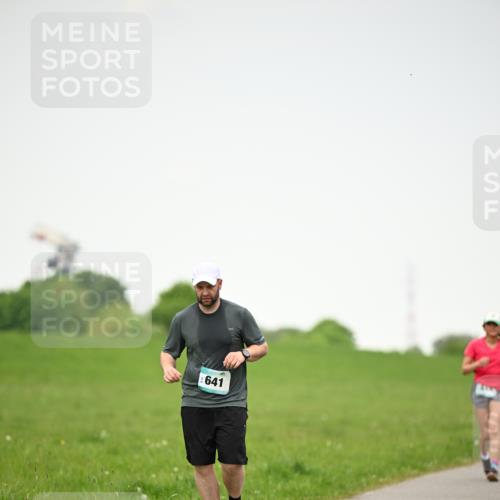 10.05.2026 - 8. Wedeler Halbmarathon Dr. Thomas Lammeyer http://msf.ph/oto/9714421 10.05.2026 12:20:25 Laufen 641 meine-sportfotos.de