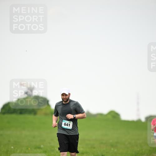 10.05.2026 - 8. Wedeler Halbmarathon Dr. Thomas Lammeyer http://msf.ph/oto/9714430 10.05.2026 12:20:26 Laufen 641 meine-sportfotos.de