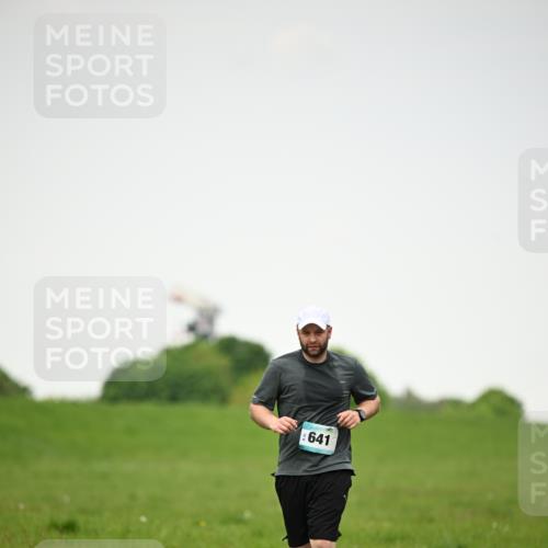 10.05.2026 - 8. Wedeler Halbmarathon Dr. Thomas Lammeyer http://msf.ph/oto/9714437 10.05.2026 12:20:26 Laufen 641 meine-sportfotos.de