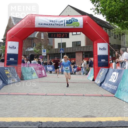 10.05.2026 - 8. Wedeler Halbmarathon Yannick Fuchs http://msf.ph/oto/9714445 10.05.2026 11:30:25 Ziel 345, 752 meine-sportfotos.de