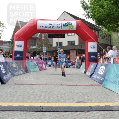 10.05.2026 - 8. Wedeler Halbmarathon Yannick Fuchs http://msf.ph/oto/9714449 10.05.2026 11:30:25 Ziel 345, 752 meine-sportfotos.de