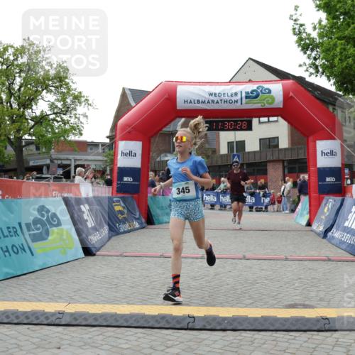 10.05.2026 - 8. Wedeler Halbmarathon Yannick Fuchs http://msf.ph/oto/9714468 10.05.2026 11:30:26 Ziel 345, 752 meine-sportfotos.de