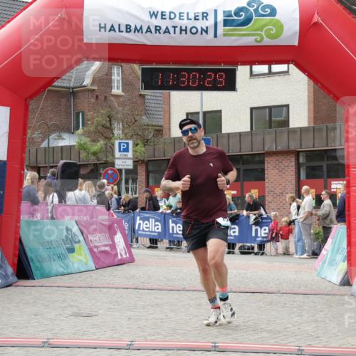 10.05.2026 - 8. Wedeler Halbmarathon Yannick Fuchs http://msf.ph/oto/9714478 10.05.2026 11:30:27 Ziel 345, 752 meine-sportfotos.de