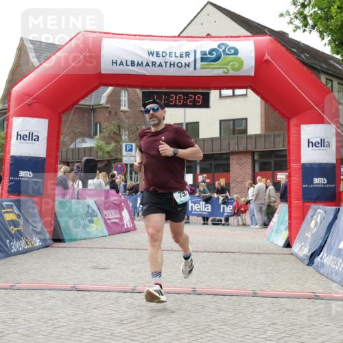 10.05.2026 - 8. Wedeler Halbmarathon Yannick Fuchs http://msf.ph/oto/9714484 10.05.2026 11:30:28 Ziel 294, 345, 752 meine-sportfotos.de