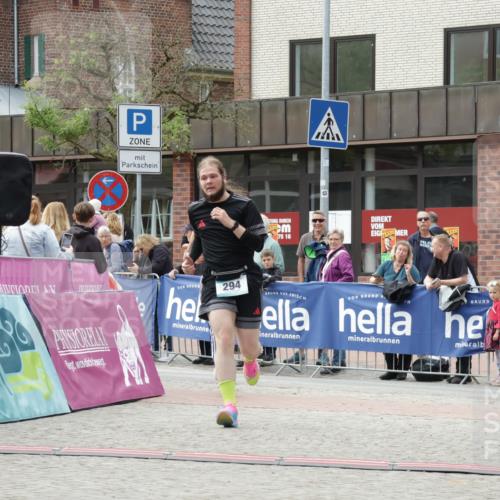10.05.2026 - 8. Wedeler Halbmarathon Yannick Fuchs http://msf.ph/oto/9714510 10.05.2026 11:30:31 Ziel 294, 626, 752 meine-sportfotos.de