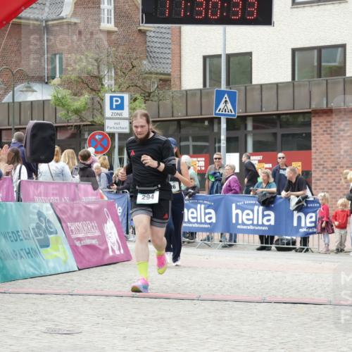 10.05.2026 - 8. Wedeler Halbmarathon Yannick Fuchs http://msf.ph/oto/9714516 10.05.2026 11:30:32 Ziel 294, 626, 752 meine-sportfotos.de