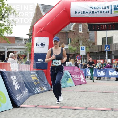 10.05.2026 - 8. Wedeler Halbmarathon Yannick Fuchs http://msf.ph/oto/9714552 10.05.2026 11:30:35 Ziel 294, 326, 626 meine-sportfotos.de