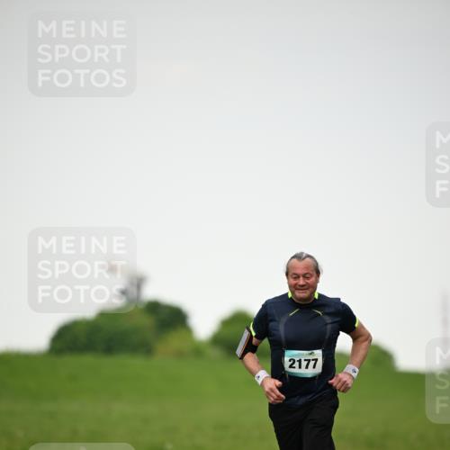 10.05.2026 - 8. Wedeler Halbmarathon Dr. Thomas Lammeyer http://msf.ph/oto/9714562 10.05.2026 12:21:31 Laufen 2177 meine-sportfotos.de