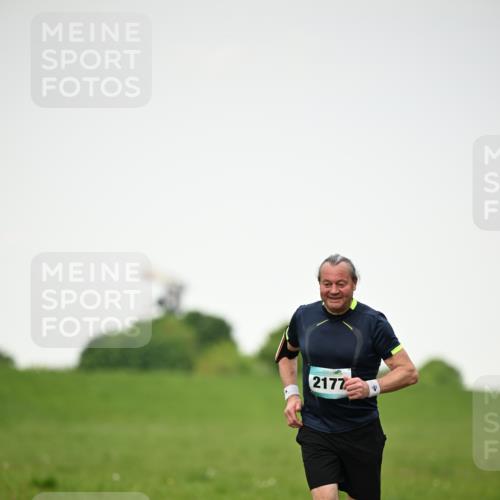 10.05.2026 - 8. Wedeler Halbmarathon Dr. Thomas Lammeyer http://msf.ph/oto/9714565 10.05.2026 12:21:32 Laufen 2177 meine-sportfotos.de