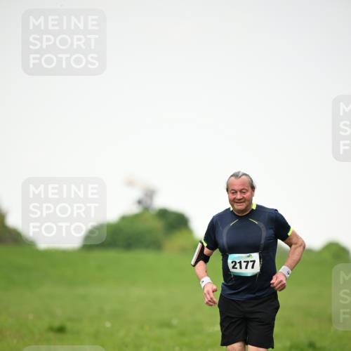 10.05.2026 - 8. Wedeler Halbmarathon Dr. Thomas Lammeyer http://msf.ph/oto/9714566 10.05.2026 12:21:32 Laufen 2177 meine-sportfotos.de