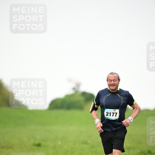 10.05.2026 - 8. Wedeler Halbmarathon Dr. Thomas Lammeyer http://msf.ph/oto/9714569 10.05.2026 12:21:32 Laufen 2177 meine-sportfotos.de