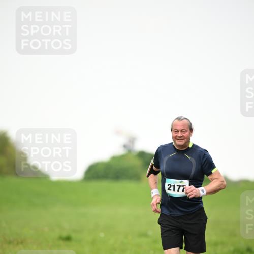10.05.2026 - 8. Wedeler Halbmarathon Dr. Thomas Lammeyer http://msf.ph/oto/9714571 10.05.2026 12:21:32 Laufen 2177 meine-sportfotos.de