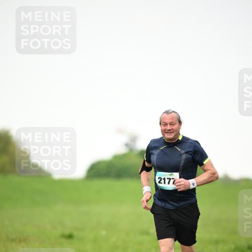 10.05.2026 - 8. Wedeler Halbmarathon Dr. Thomas Lammeyer http://msf.ph/oto/9714573 10.05.2026 12:21:32 Laufen 2177 meine-sportfotos.de